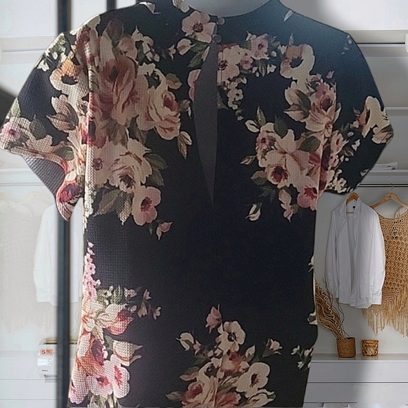 🌸"GLITZ" Pullover Stretch Short Sleeve Black Floral Midi Dress 2x - Picture 4 of 10